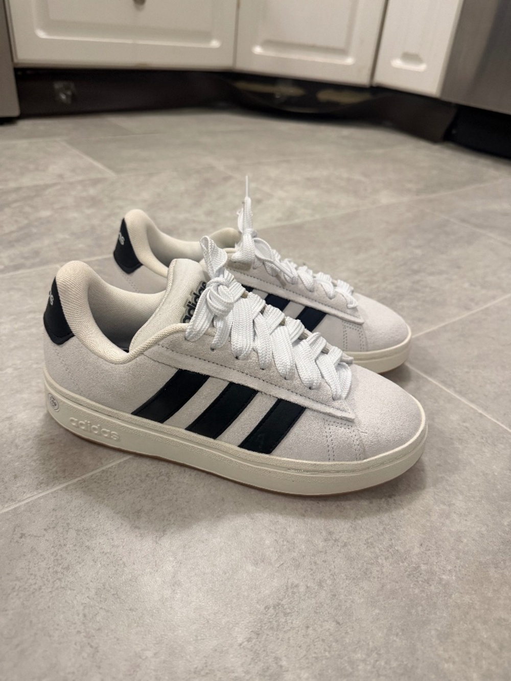 Adidas Campus 00s
